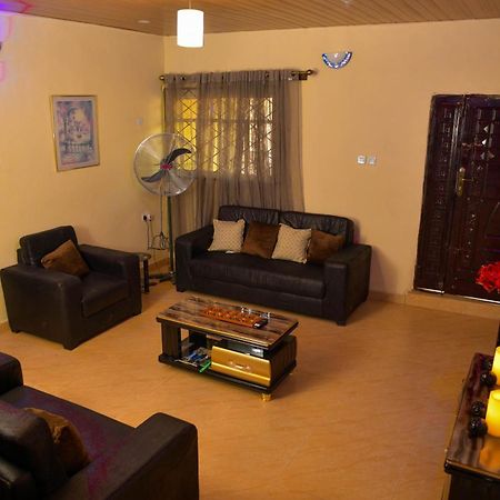 בנין סיטי Living Green Apartments Airport Pick Up מראה חיצוני תמונה